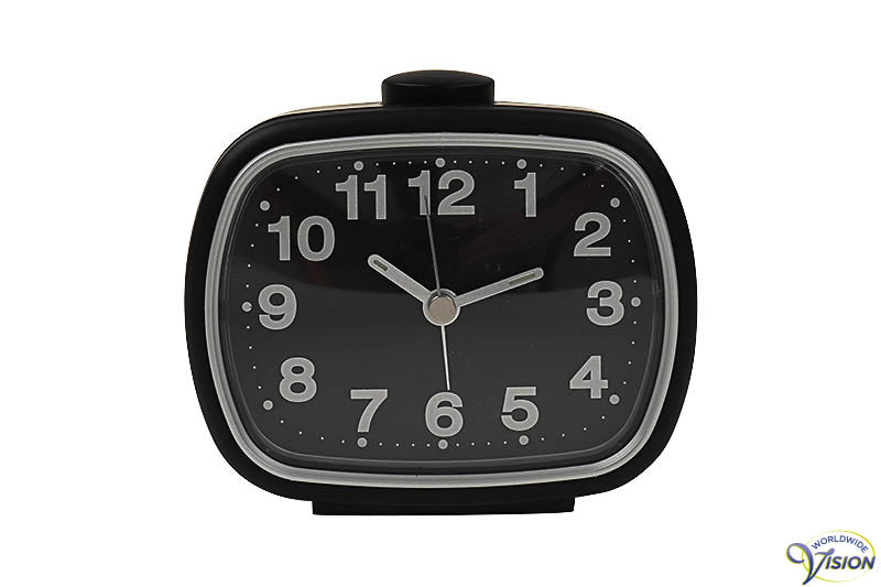 Wekker quartz voor senioren en slechtzienden met zwarte wijzerplaat.