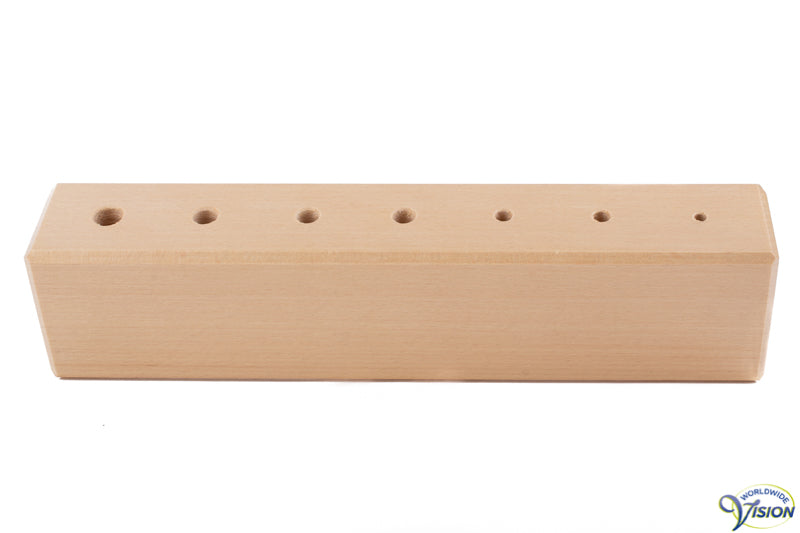 Penselenstandaard met 7 openingen voor opvolgende maten penselenset.