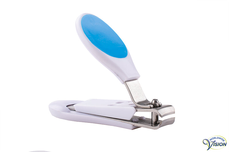 Nail clipper with magnifier and illumination, magnifies 3 X